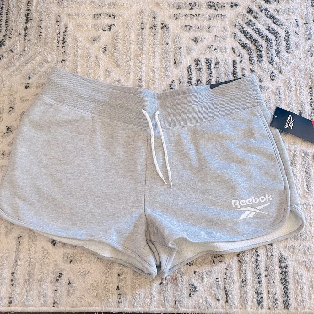 Reebok Women’s‎ Balance Shorts Size XL Heather Gray